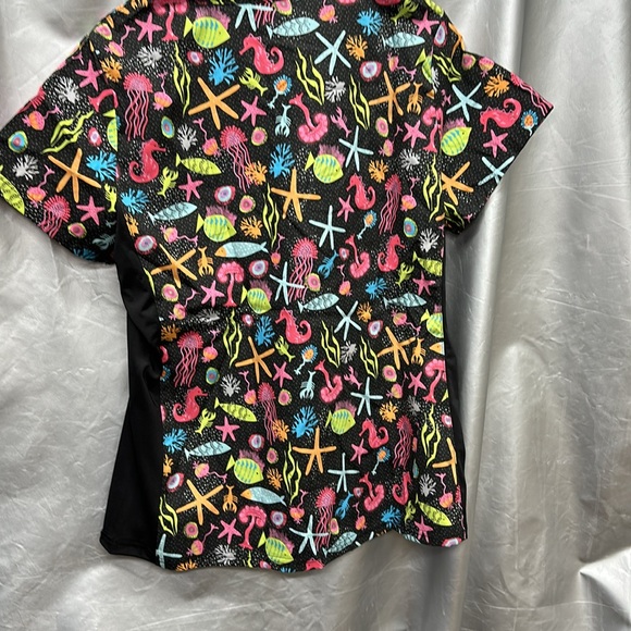 UA uniforms size large, multi colored ocean theme - Picture 3 of 4